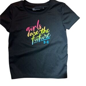UNDER ARMOUR | GIRLS ARE THE FUTURE SHORT SLEEVE BLACK TEE